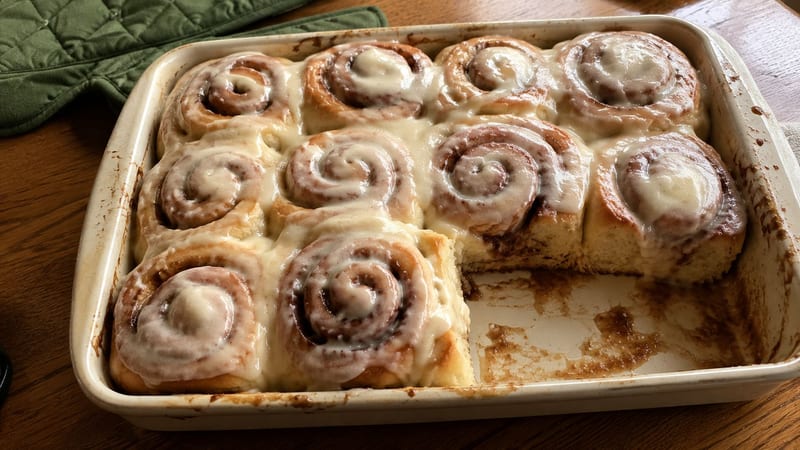 Cinnamon Rolls Recipe: Soft, Gooey, Glazed All the Way Through